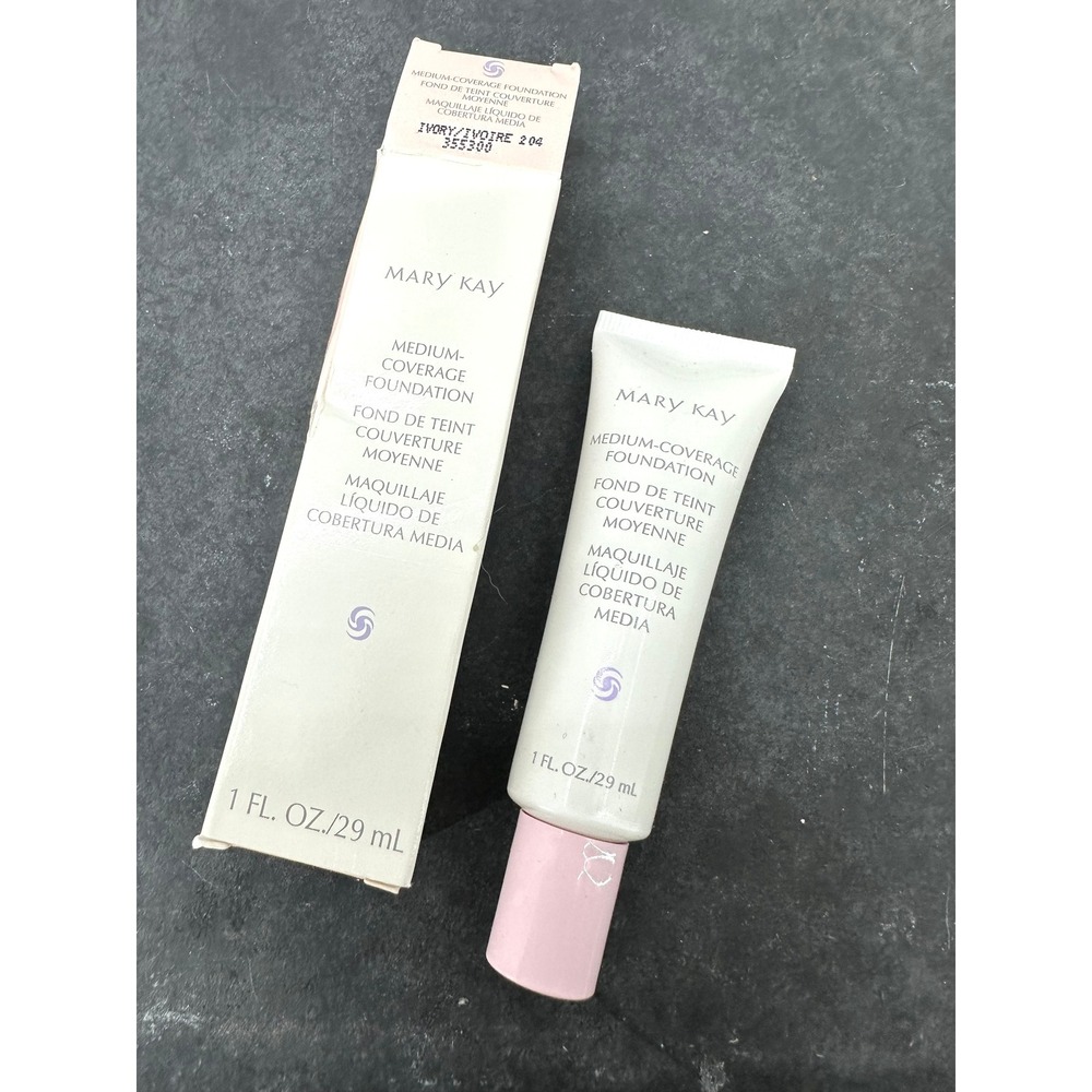 Mary Kay Medium Coverage Foundation Ivory 204 NIB 1 Oz. 355300